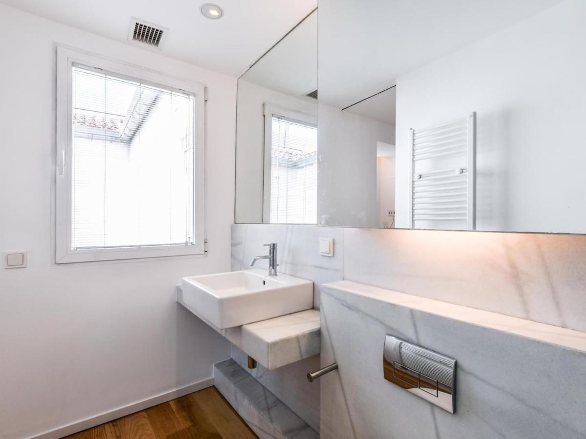 Apartamento De Diseno De Lujo En Lavapies Alquiler Temporal Madrid Dış mekan fotoğraf